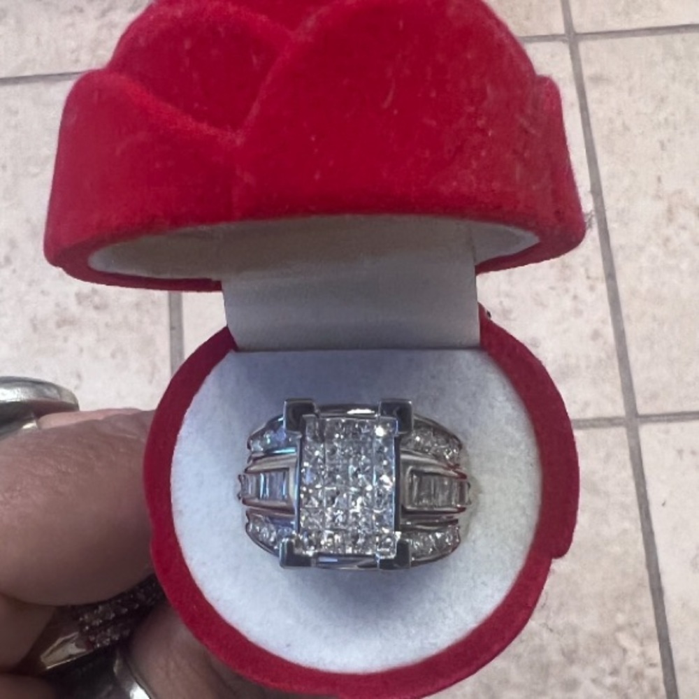 DIAMOND π RING SIZE 8 - Picture 4 of 4
